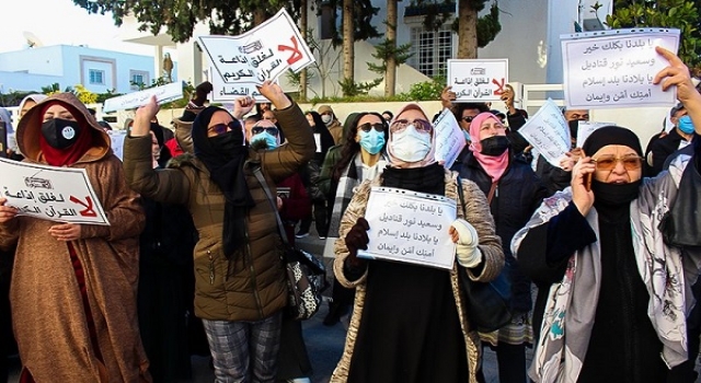 Kur’an Radyosunun kapatılması protesto edildi