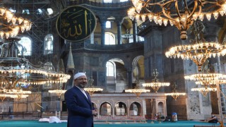 Başkan Erbaş, Ayasofya Camii'nde incelemelerde bulundu