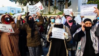 Kur’an Radyosunun kapatılması protesto edildi