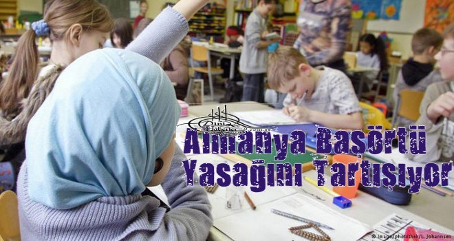 Almanya Başörtü Yasağını Tartışıyor