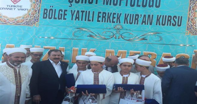 Hafız Olabilmek İçin Profesörlük Unvanımı Vermeye Razıyım