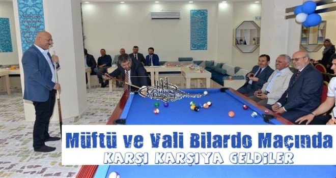 Gençlik Merkezinde Müftüden Bilardo Maçı