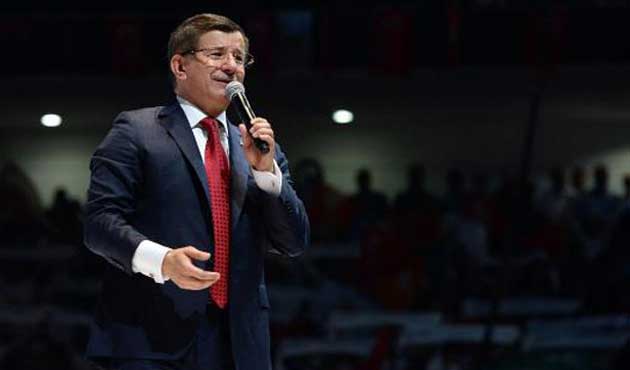 Davutoğlu oy birliği ile yeniden Genel Başkan