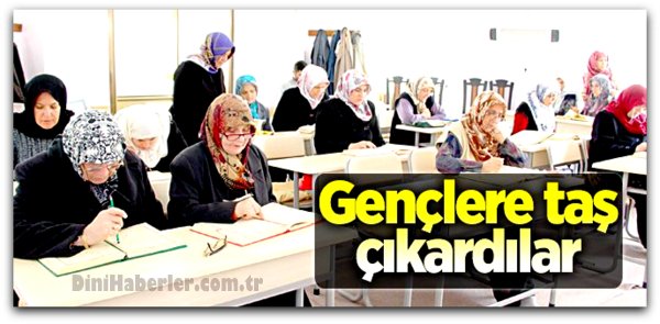 Azimleriyle gençlere taş çıkardılar