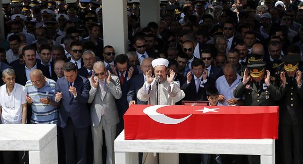 Başkan Görmez, Şırnak'taki saldırıda şehit olan Yıldırım’ın cenaze törenine katıldı.