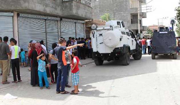 Ellerinde bomba patlayan 2 çocuk yaralandı