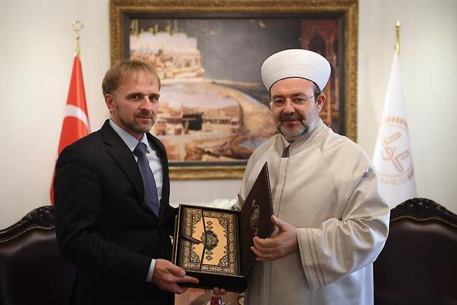 Görmez, Büyükelçi Bakir Sadoviç’i kabul etti.