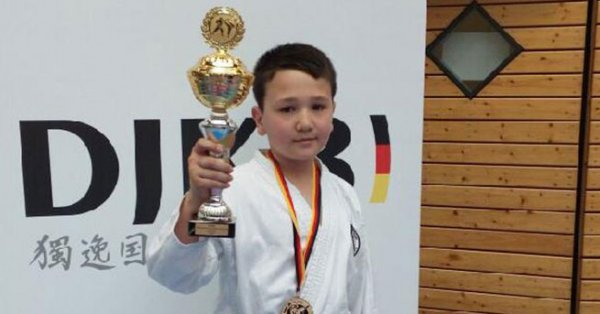 Gurbetçi çocuk Almanya karate şampiyonu oldu