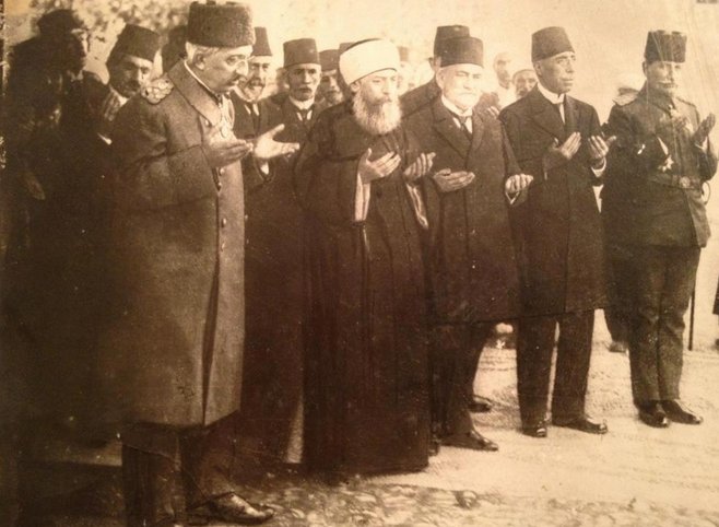 Tarihte bugün, Sultan Vahdettin ülkeden ayrıldı