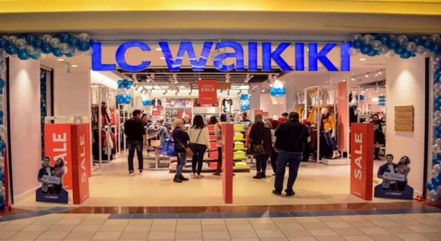 Tüm mağazalarını kapatan LC Waikiki'den örnek hareket!