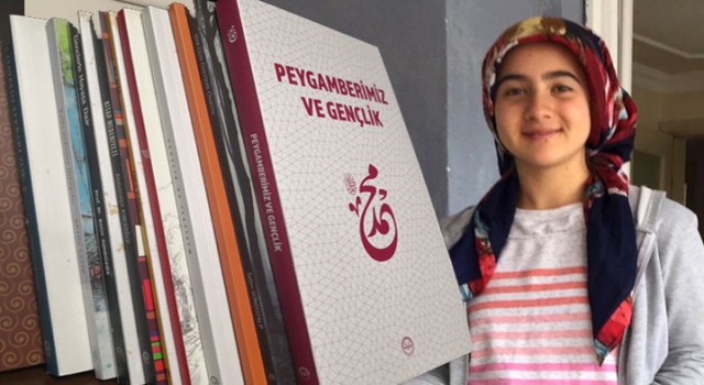 Diyanet, hayvan otlatırken canlı yayınla derse katılan öğrenciyi ödüllendirdi