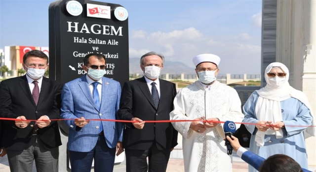 Lefkoşa’da Hala Sultan Cami Aile ve Gençlik Merkezi açıldı