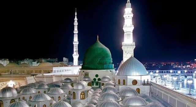 Mescid-i Nebevi'de korona şartlarında namaz