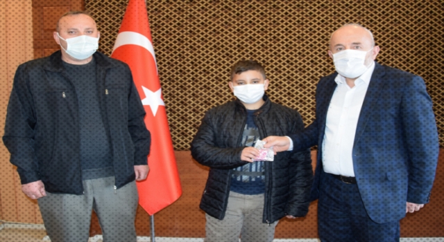 Bölge birincisi hafız ödüllendirildi