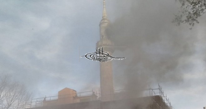 Teşvikiye Camii'nin minaresinde yangın çıktı