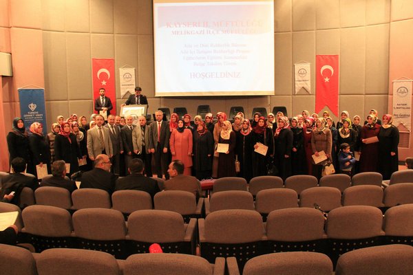 Kayseri\'de Aile İçi İletişim Rehberliği Eğiticilerin Eğitimi Semineri sona erdi