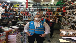 Din görevlisi ramazanda Yetimleri sevindirdi