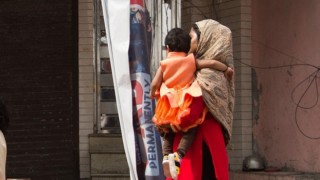 Hindistan’da tahliyeler sonrası evsiz kalan Müslümanların dramı sürüyor