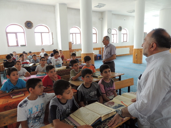 Sincan M&#252;ft&#252;s&#252; Osman Şener Yaz Kurslarını Denetledi