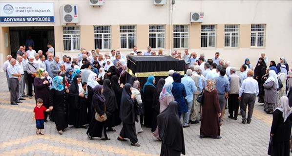 Kabe maketi etrafında temsili tavaf