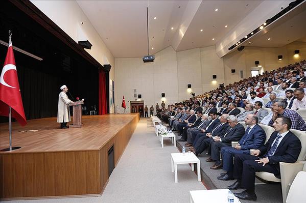 Diyanet İşleri Başkanı G&#246;rmez Bitlis’te din g&#246;revlileriyle bir araya geldi…