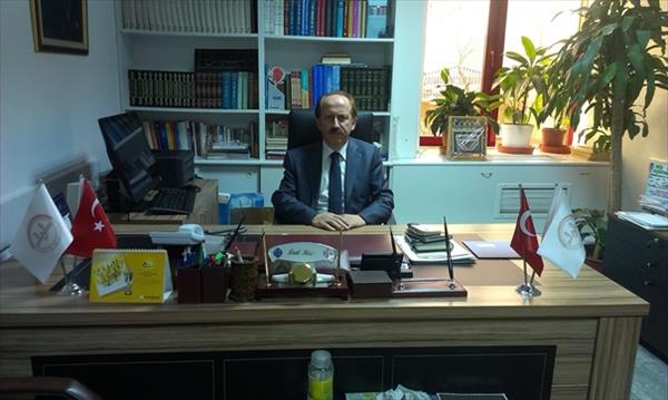 &#220;nal Kaya Kimdir