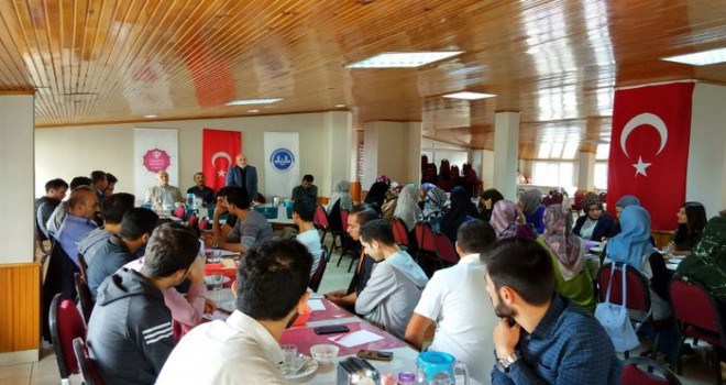 Gençlerle güzel bir geleceğe