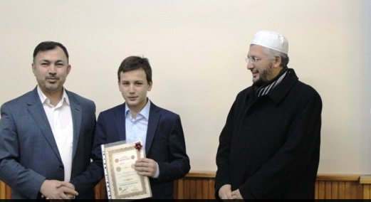 Okula Devam Ederken Hafız Oldular