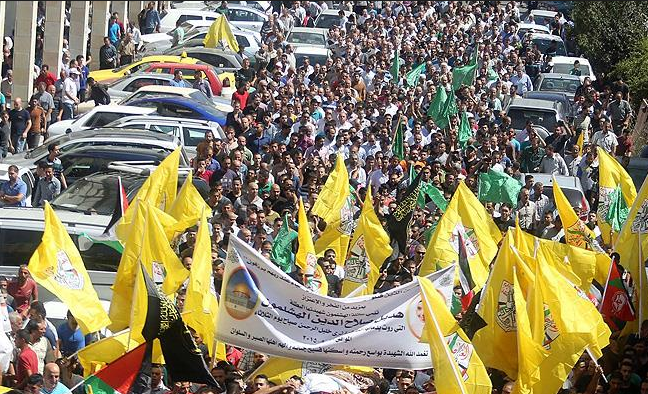 İsrail'in öldürdüğü genç kızı binlerce kişi uğurladı