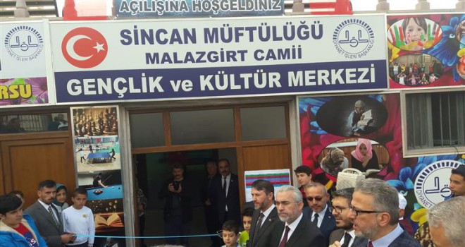 Sincan'da ilk gençlik merkezi dualarla açıldı