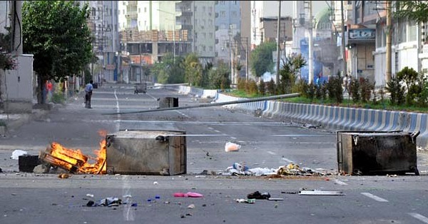 Cizre'ye gitmek isteyen HDP heyeti durduruldu