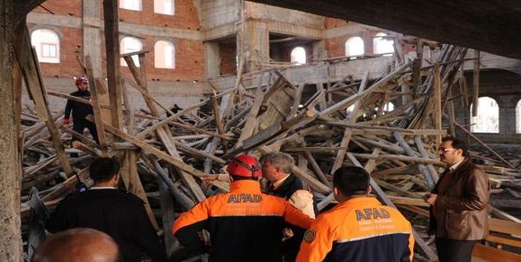 Cami İnşaatında Göçük: Yaralılar Var!