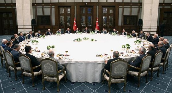 Cumhurbaşkanı Erdoğan’dan ilim adamlarına iftar…