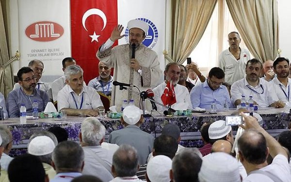 Görmez, Mekke’de gurbetçi hacı adaylarıyla buluştu…