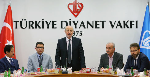 İyilikte yarışanlar TDV’de bir araya geldi