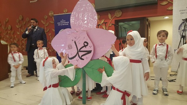 İzmit Alikahya\'da Muhteşem Kutlu Doğum Finali