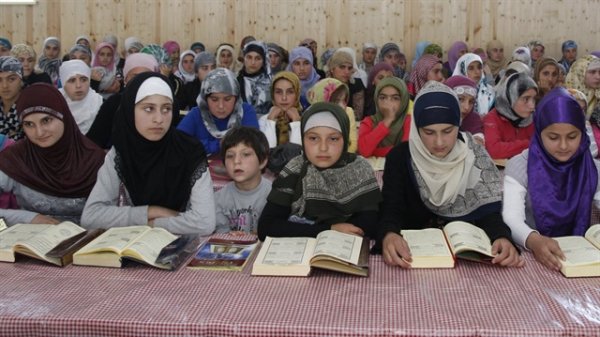 Kafkasya Müslümanları Kuran'a koştu