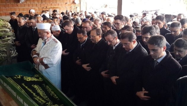Kur\'an Kursu Öğreticisi Toprağa Verildi