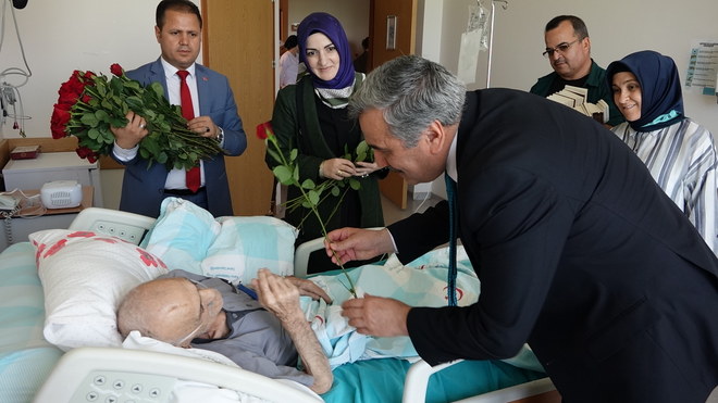 KUTLU DOĞUM’DA HASTALAR UNUTULMADI