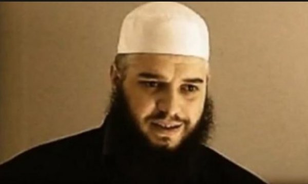 Makedonya'da camilere baskın, bir imam gözaltında