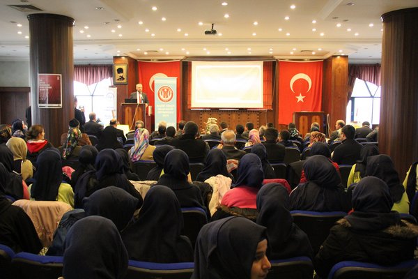 Müftü GÜVEN\'den İmam Hatip\'te Tesettür Konferansı