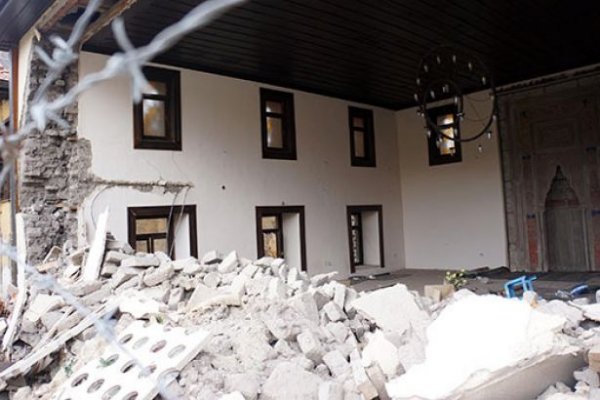 Müteahhit Camiyi Bu Hale Getirdi